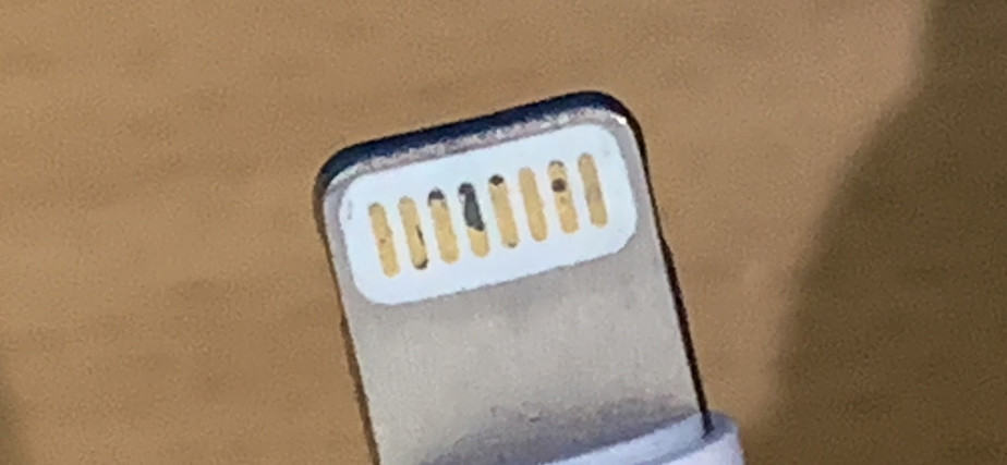Apple Lightning Cable Plating Coming Off