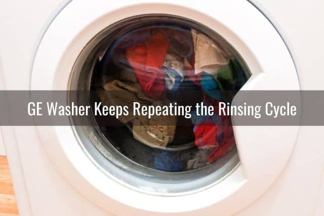 Washing machine with clothes in rinse cycle