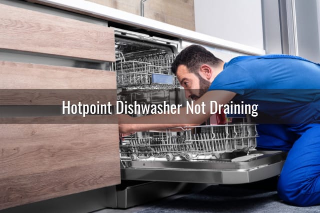 Man fixing the diswasher