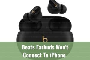 Wireless Black earbuds